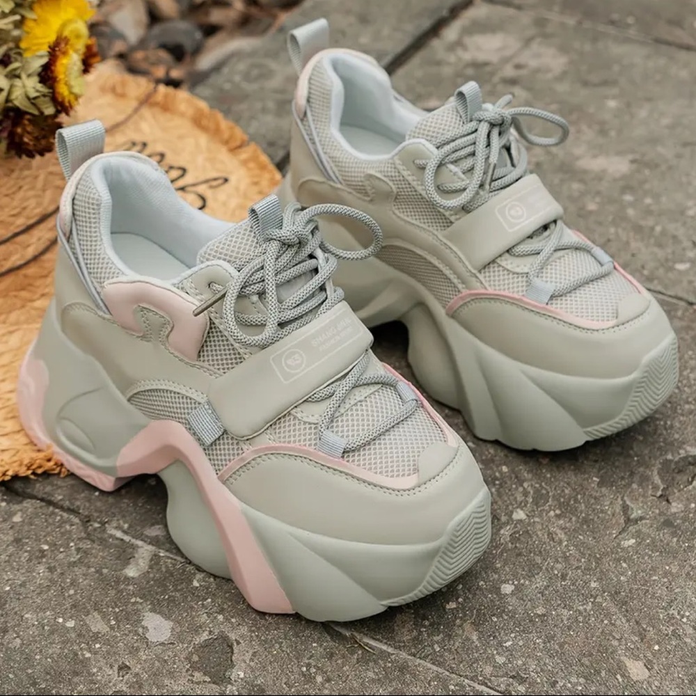 Womens Colorblock Fashion Sneakers - Stylish Lace-Up Design with Height Enhance